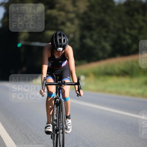 01.09.2024 - 17. Tribühne Triathlon H.Heesch http://msf.ph/oto/6940804 01.09.2024 10:41:53 Radfahren 268, 285 meine-sportfotos.de