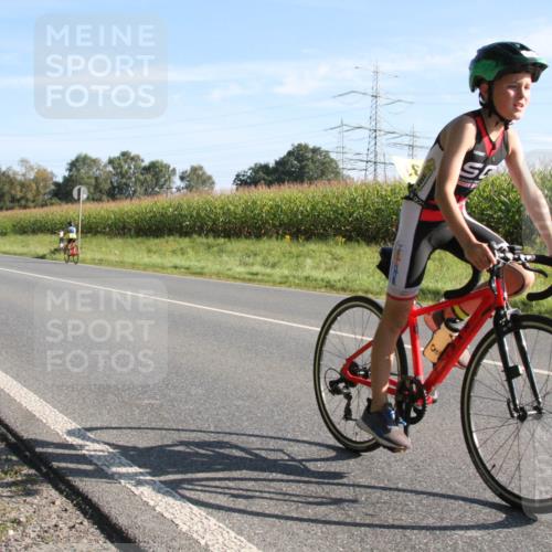 01.09.2024 - 17. Tribühne Triathlon H.Heesch http://msf.ph/oto/6940814 01.09.2024 09:39:27 Radfahren 66, 70, 77, 89, 131 meine-sportfotos.de