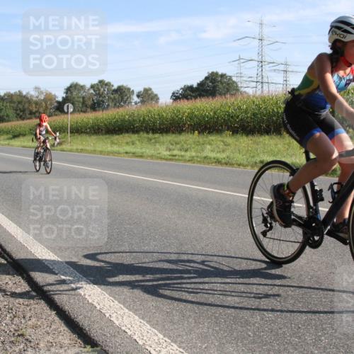 01.09.2024 - 17. Tribühne Triathlon H.Heesch http://msf.ph/oto/6940831 01.09.2024 09:40:39 Radfahren 79, 136 meine-sportfotos.de