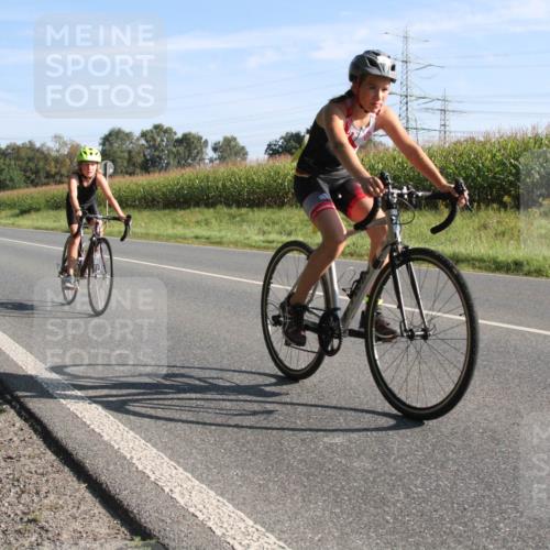 01.09.2024 - 17. Tribühne Triathlon H.Heesch http://msf.ph/oto/6940846 01.09.2024 09:40:48 Radfahren 58, 78, 83, 84, 86, 92, 99, 100, 104, 124 meine-sportfotos.de