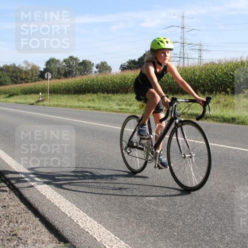 01.09.2024 - 17. Tribühne Triathlon H.Heesch http://msf.ph/oto/6940850 01.09.2024 09:40:49 Radfahren 58, 75, 78, 83, 84, 86, 92, 99, 100, 104, 124 meine-sportfotos.de