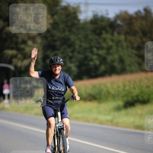 01.09.2024 - 17. Tribühne Triathlon H.Heesch http://msf.ph/oto/6940852 01.09.2024 10:42:09 Radfahren 217, 254, 266, 1067 meine-sportfotos.de
