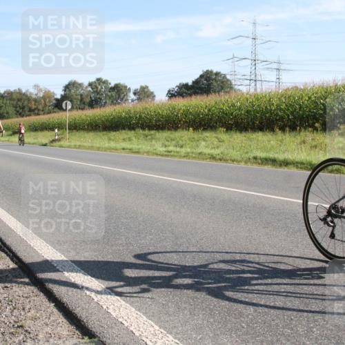 01.09.2024 - 17. Tribühne Triathlon H.Heesch http://msf.ph/oto/6940861 01.09.2024 09:41:01 Radfahren 113, 121, 128 meine-sportfotos.de