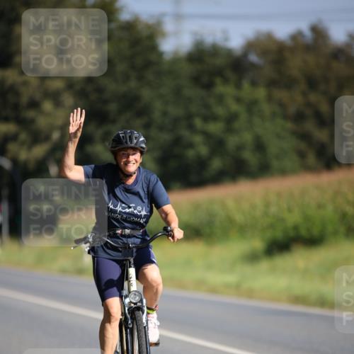 01.09.2024 - 17. Tribühne Triathlon H.Heesch http://msf.ph/oto/6940862 01.09.2024 10:42:09 Radfahren 217, 254, 266, 1067 meine-sportfotos.de