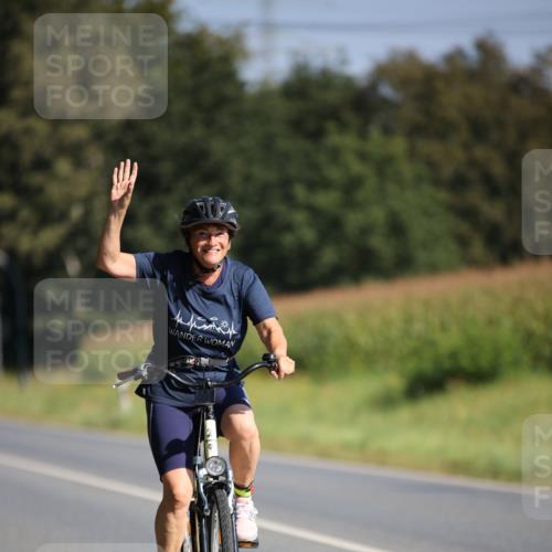 01.09.2024 - 17. Tribühne Triathlon H.Heesch http://msf.ph/oto/6940866 01.09.2024 10:42:09 Radfahren 217, 254, 266, 1067 meine-sportfotos.de