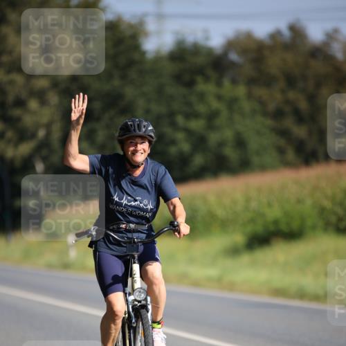 01.09.2024 - 17. Tribühne Triathlon H.Heesch http://msf.ph/oto/6940871 01.09.2024 10:42:09 Radfahren 217, 254, 266, 1067 meine-sportfotos.de