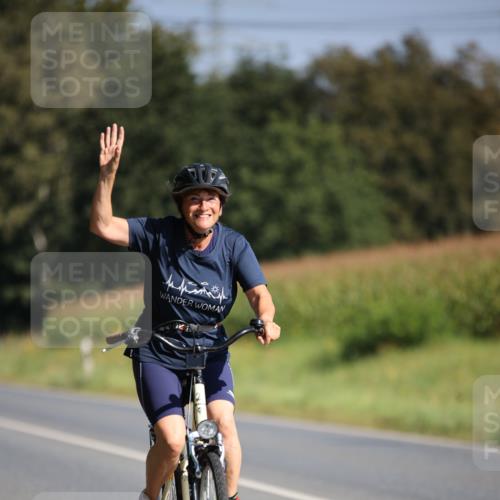 01.09.2024 - 17. Tribühne Triathlon H.Heesch http://msf.ph/oto/6940874 01.09.2024 10:42:09 Radfahren 217, 254, 266, 1067 meine-sportfotos.de