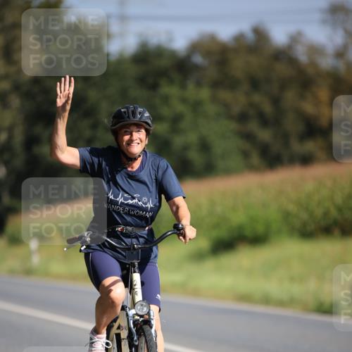 01.09.2024 - 17. Tribühne Triathlon H.Heesch http://msf.ph/oto/6940882 01.09.2024 10:42:10 Radfahren 217, 254, 266, 1067 meine-sportfotos.de