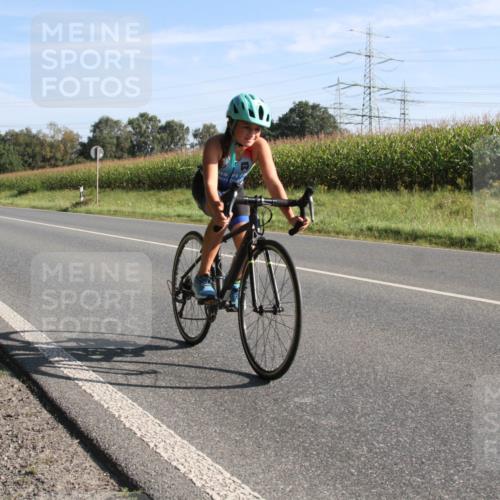 01.09.2024 - 17. Tribühne Triathlon H.Heesch http://msf.ph/oto/6940895 01.09.2024 09:41:45 Radfahren 102, 125, 129 meine-sportfotos.de