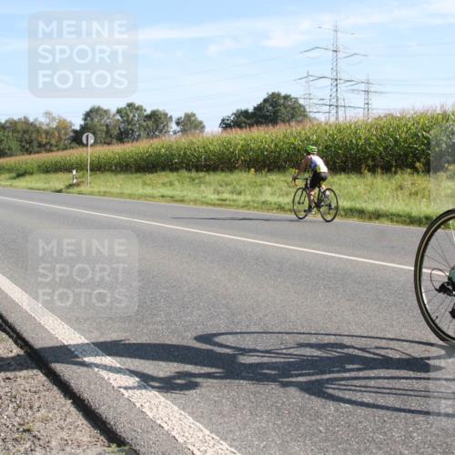 01.09.2024 - 17. Tribühne Triathlon H.Heesch http://msf.ph/oto/6940898 01.09.2024 09:42:08 Radfahren 97, 122, 126, 127 meine-sportfotos.de