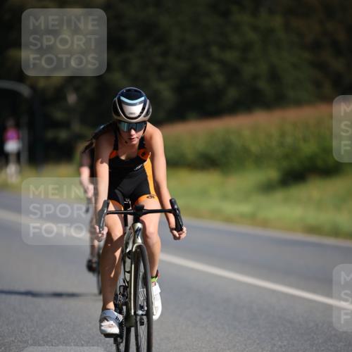 01.09.2024 - 17. Tribühne Triathlon H.Heesch http://msf.ph/oto/6940899 01.09.2024 10:42:14 Radfahren 254, 266 meine-sportfotos.de