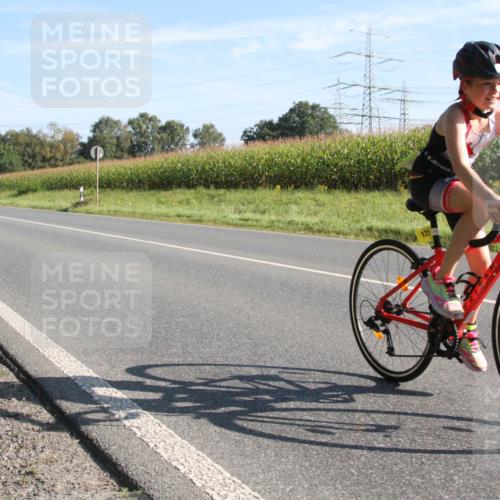 01.09.2024 - 17. Tribühne Triathlon H.Heesch http://msf.ph/oto/6940907 01.09.2024 09:42:57 Radfahren 74, 75, 121 meine-sportfotos.de