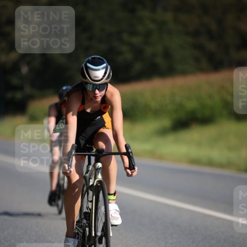 01.09.2024 - 17. Tribühne Triathlon H.Heesch http://msf.ph/oto/6940908 01.09.2024 10:42:14 Radfahren 254, 266 meine-sportfotos.de