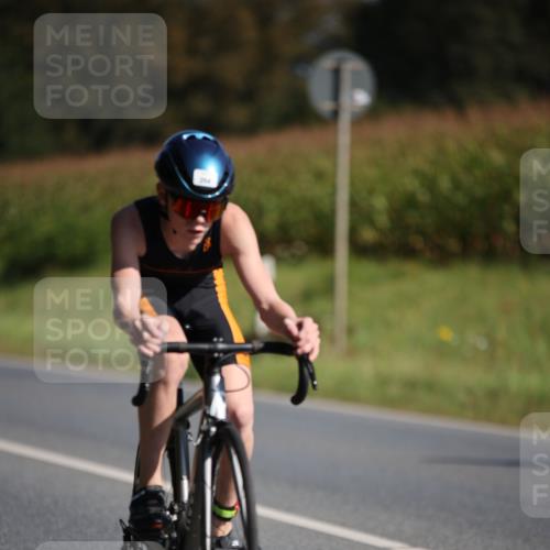 01.09.2024 - 17. Tribühne Triathlon H.Heesch http://msf.ph/oto/6940926 01.09.2024 10:42:15 Radfahren 254, 266, 306 meine-sportfotos.de