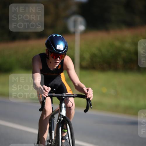 01.09.2024 - 17. Tribühne Triathlon H.Heesch http://msf.ph/oto/6940930 01.09.2024 10:42:15 Radfahren 254, 266, 306 meine-sportfotos.de