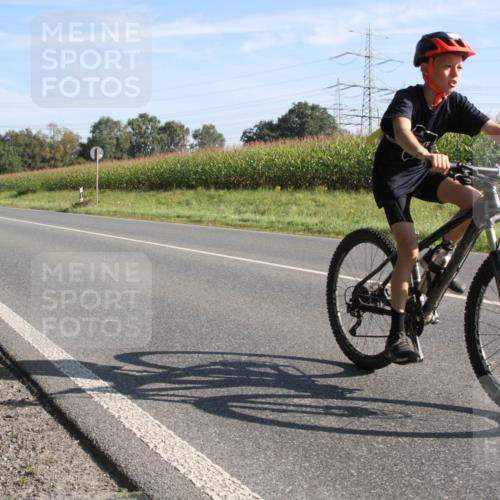 01.09.2024 - 17. Tribühne Triathlon H.Heesch http://msf.ph/oto/6940938 01.09.2024 09:46:21 Radfahren 116 meine-sportfotos.de