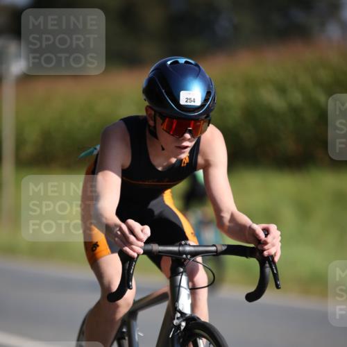01.09.2024 - 17. Tribühne Triathlon H.Heesch http://msf.ph/oto/6940940 01.09.2024 10:42:15 Radfahren 254, 266, 306 meine-sportfotos.de