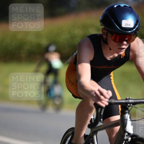 01.09.2024 - 17. Tribühne Triathlon H.Heesch http://msf.ph/oto/6940944 01.09.2024 10:42:15 Radfahren 254, 266, 306 meine-sportfotos.de