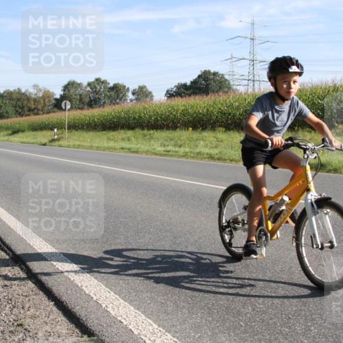 01.09.2024 - 17. Tribühne Triathlon H.Heesch http://msf.ph/oto/6940945 01.09.2024 09:48:58 Radfahren 120 meine-sportfotos.de