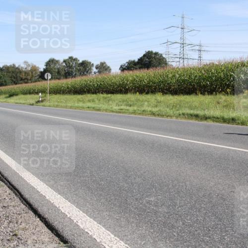 01.09.2024 - 17. Tribühne Triathlon H.Heesch http://msf.ph/oto/6940969 01.09.2024 10:28:24 Radfahren 143, 294 meine-sportfotos.de