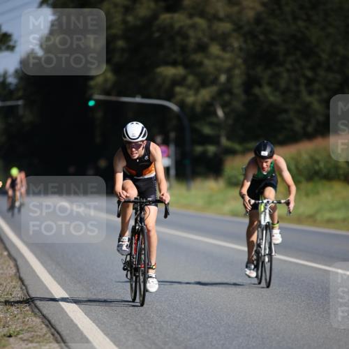 01.09.2024 - 17. Tribühne Triathlon H.Heesch http://msf.ph/oto/6940977 01.09.2024 10:42:32 Radfahren 205, 247, 251, 253 meine-sportfotos.de
