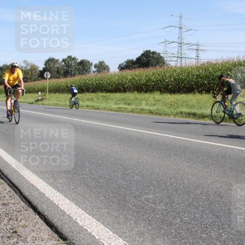 01.09.2024 - 17. Tribühne Triathlon H.Heesch http://msf.ph/oto/6941017 01.09.2024 10:31:00 Radfahren 272, 293, 297, 1071 meine-sportfotos.de