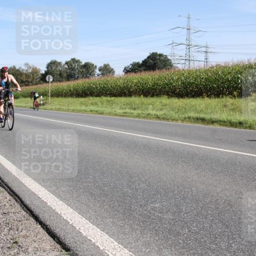 01.09.2024 - 17. Tribühne Triathlon H.Heesch http://msf.ph/oto/6941038 01.09.2024 10:31:44 Radfahren 210, 232, 242, 259, 303, 304, 1062 meine-sportfotos.de
