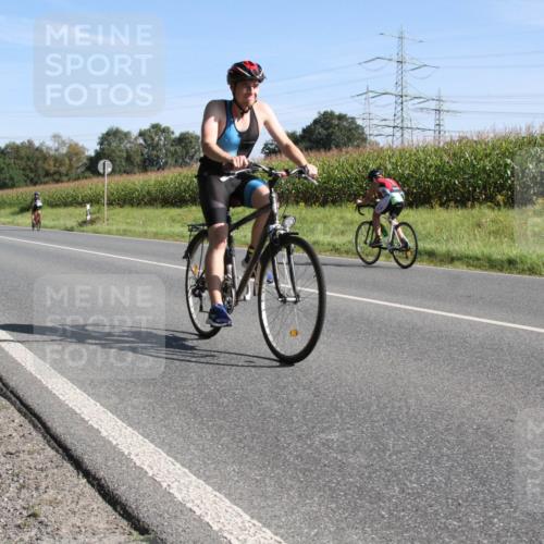 01.09.2024 - 17. Tribühne Triathlon H.Heesch http://msf.ph/oto/6941041 01.09.2024 10:31:45 Radfahren 232, 242, 259, 303, 304, 1062 meine-sportfotos.de
