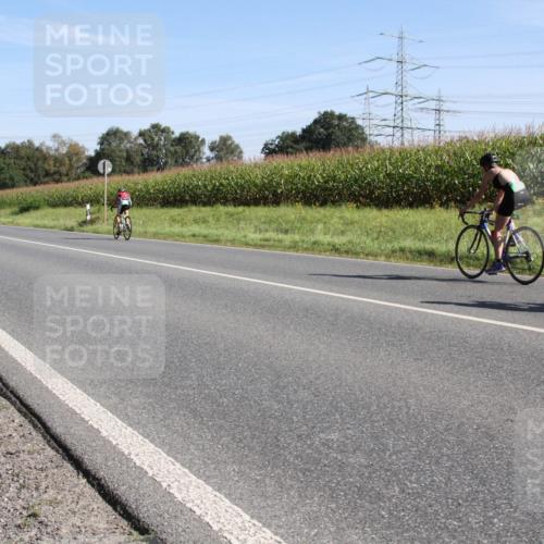 01.09.2024 - 17. Tribühne Triathlon H.Heesch http://msf.ph/oto/6941047 01.09.2024 10:31:47 Radfahren 232, 242, 259, 303, 304, 1062 meine-sportfotos.de