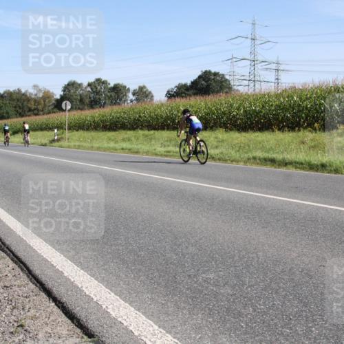 01.09.2024 - 17. Tribühne Triathlon H.Heesch http://msf.ph/oto/6941053 01.09.2024 10:31:50 Radfahren 187, 232, 242, 259, 304, 1062 meine-sportfotos.de