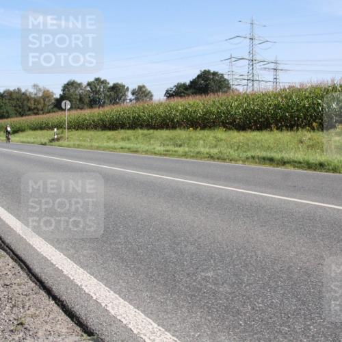 01.09.2024 - 17. Tribühne Triathlon H.Heesch http://msf.ph/oto/6941075 01.09.2024 10:32:25 Radfahren 140, 211 meine-sportfotos.de
