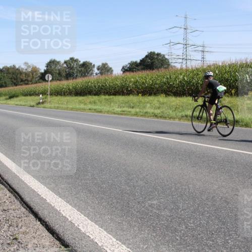 01.09.2024 - 17. Tribühne Triathlon H.Heesch http://msf.ph/oto/6941083 01.09.2024 10:32:43 Radfahren 174, 229, 263 meine-sportfotos.de