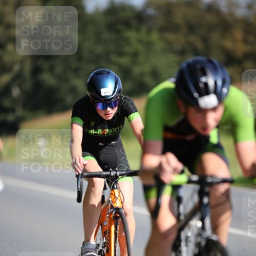 01.09.2024 - 17. Tribühne Triathlon H.Heesch http://msf.ph/oto/6941091 01.09.2024 10:42:49 Radfahren 246, 264, 273, 274 meine-sportfotos.de