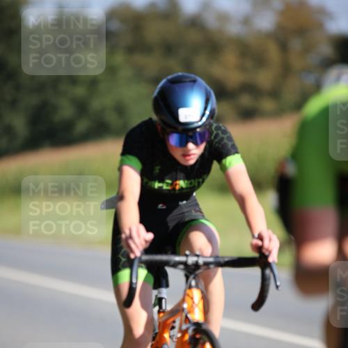 01.09.2024 - 17. Tribühne Triathlon H.Heesch http://msf.ph/oto/6941103 01.09.2024 10:42:49 Radfahren 246, 264, 273, 274 meine-sportfotos.de