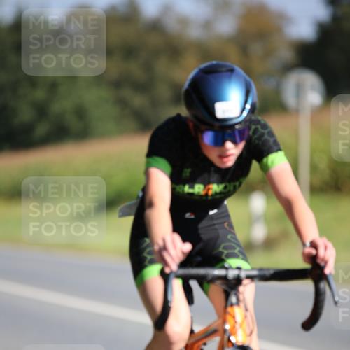 01.09.2024 - 17. Tribühne Triathlon H.Heesch http://msf.ph/oto/6941107 01.09.2024 10:42:49 Radfahren 246, 264, 273, 274 meine-sportfotos.de