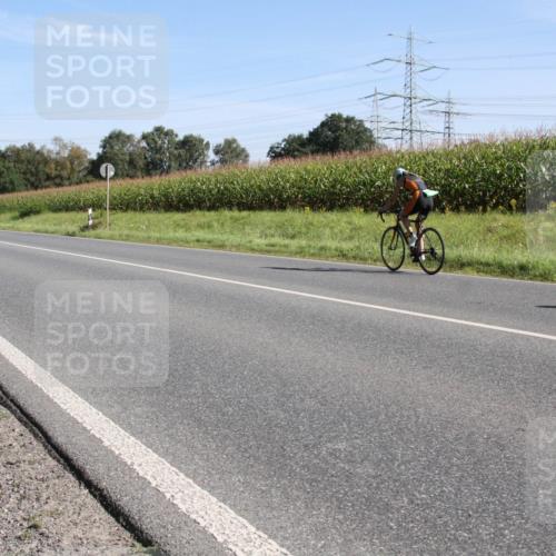 01.09.2024 - 17. Tribühne Triathlon H.Heesch http://msf.ph/oto/6941110 01.09.2024 10:33:04 Radfahren 243, 252, 269 meine-sportfotos.de