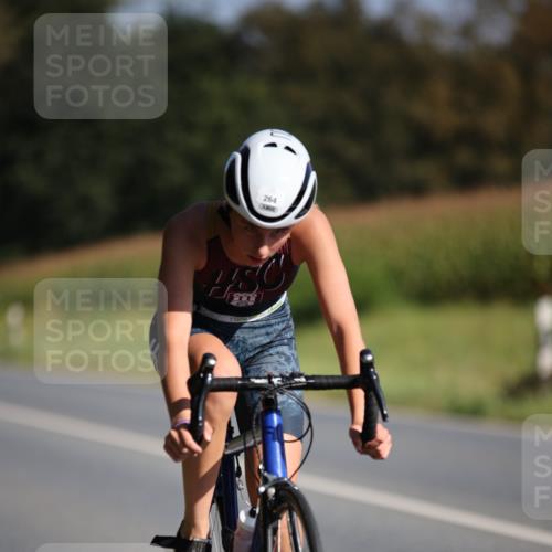 01.09.2024 - 17. Tribühne Triathlon H.Heesch http://msf.ph/oto/6941137 01.09.2024 10:42:52 Radfahren 246, 264 meine-sportfotos.de