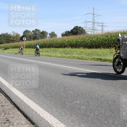 01.09.2024 - 17. Tribühne Triathlon H.Heesch http://msf.ph/oto/6941161 01.09.2024 10:33:39 Radfahren 108, 195, 197, 212, 216, 218, 239, 279, 283, 730 meine-sportfotos.de