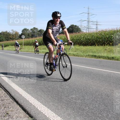 01.09.2024 - 17. Tribühne Triathlon H.Heesch http://msf.ph/oto/6941174 01.09.2024 10:33:44 Radfahren 108, 189, 195, 197, 212, 226, 279, 283, 730 meine-sportfotos.de
