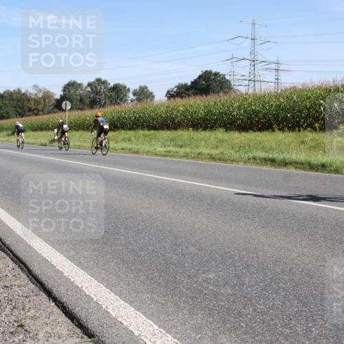01.09.2024 - 17. Tribühne Triathlon H.Heesch http://msf.ph/oto/6941178 01.09.2024 10:33:45 Radfahren 108, 189, 195, 197, 212, 226, 279, 283, 730 meine-sportfotos.de