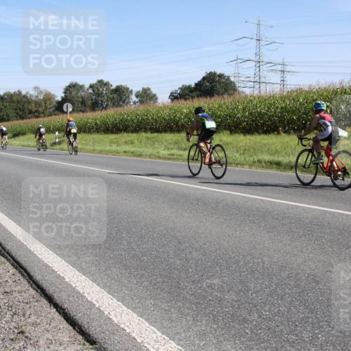 01.09.2024 - 17. Tribühne Triathlon H.Heesch http://msf.ph/oto/6941184 01.09.2024 10:33:45 Radfahren 108, 189, 195, 197, 212, 226, 279, 283, 730 meine-sportfotos.de