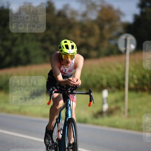 01.09.2024 - 17. Tribühne Triathlon H.Heesch http://msf.ph/oto/6941232 01.09.2024 10:43:26 Radfahren 272, 277, 296 meine-sportfotos.de