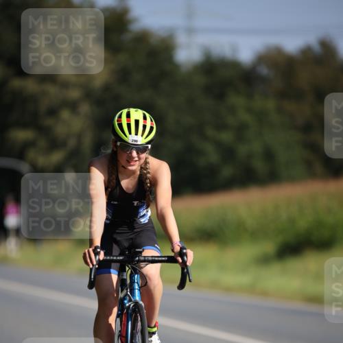 01.09.2024 - 17. Tribühne Triathlon H.Heesch http://msf.ph/oto/6941263 01.09.2024 10:43:29 Radfahren 296 meine-sportfotos.de