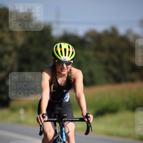 01.09.2024 - 17. Tribühne Triathlon H.Heesch http://msf.ph/oto/6941271 01.09.2024 10:43:29 Radfahren 296 meine-sportfotos.de