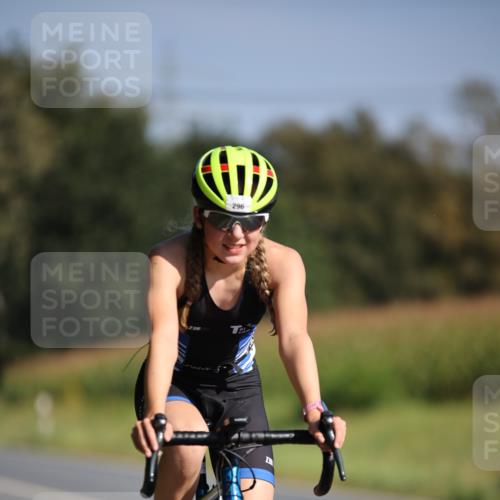 01.09.2024 - 17. Tribühne Triathlon H.Heesch http://msf.ph/oto/6941275 01.09.2024 10:43:29 Radfahren 296 meine-sportfotos.de