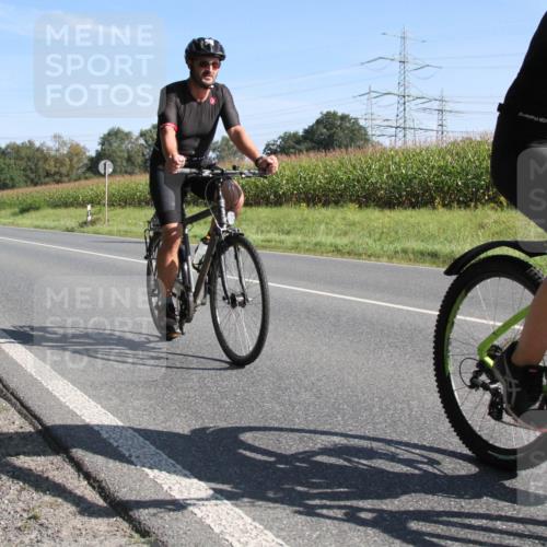 01.09.2024 - 17. Tribühne Triathlon H.Heesch http://msf.ph/oto/6941289 01.09.2024 10:35:24 Radfahren 142, 165, 166 meine-sportfotos.de