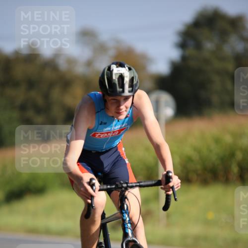 01.09.2024 - 17. Tribühne Triathlon H.Heesch http://msf.ph/oto/6941301 01.09.2024 10:43:48 Radfahren 267, 270 meine-sportfotos.de