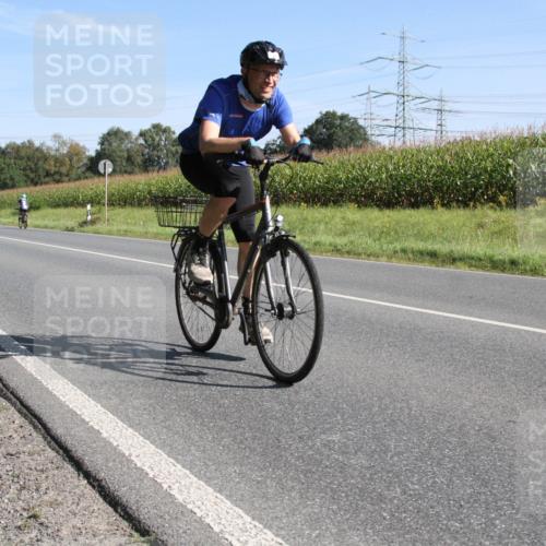 01.09.2024 - 17. Tribühne Triathlon H.Heesch http://msf.ph/oto/6941302 01.09.2024 10:35:41 Radfahren 145, 190, 201 meine-sportfotos.de