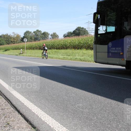 01.09.2024 - 17. Tribühne Triathlon H.Heesch http://msf.ph/oto/6941331 01.09.2024 10:36:05 Radfahren 203 meine-sportfotos.de