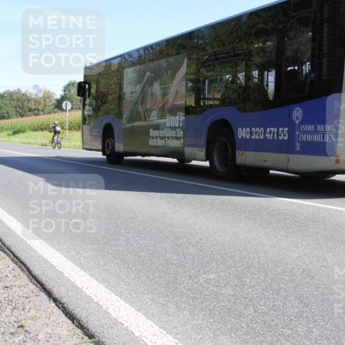 01.09.2024 - 17. Tribühne Triathlon H.Heesch http://msf.ph/oto/6941339 01.09.2024 10:36:06 Radfahren 203, 1066 meine-sportfotos.de